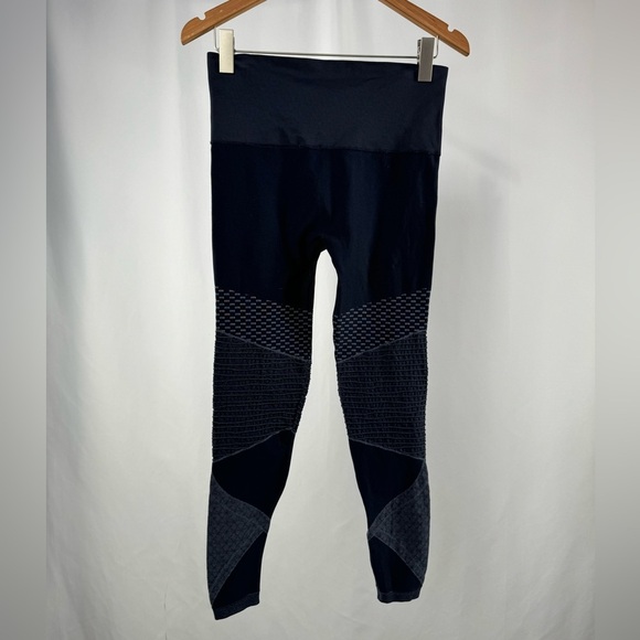 Spanx Look at Me Now Seamless Leggings in Blue Size Large - Picture 9 of 11